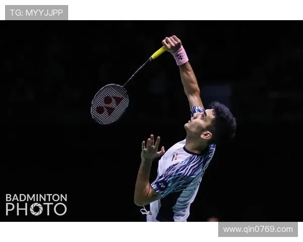 周伟专访：从羽毛球新星到冠军之路的心路历程回顾